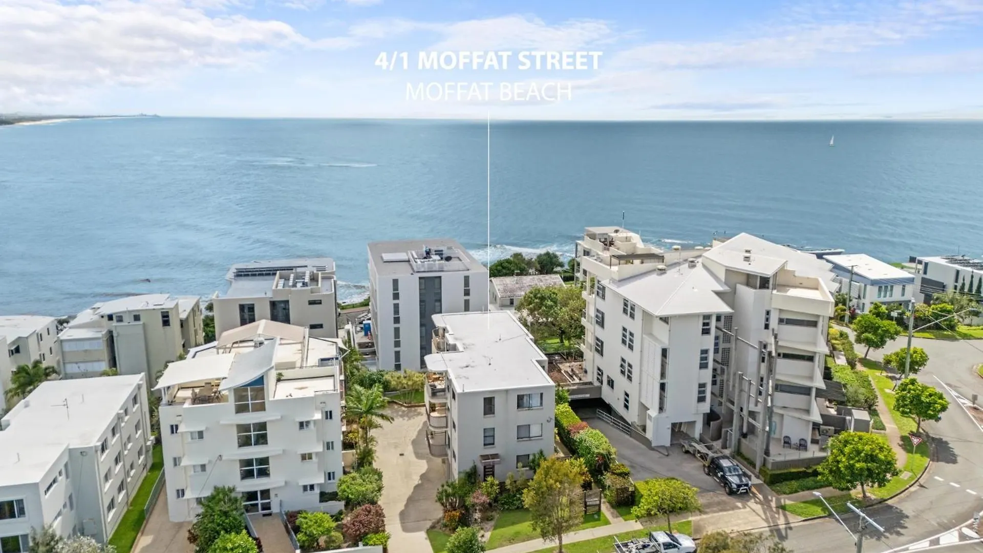 Bright 2-Bed Top-Floor Flat Near Moffat Beach Caloundra